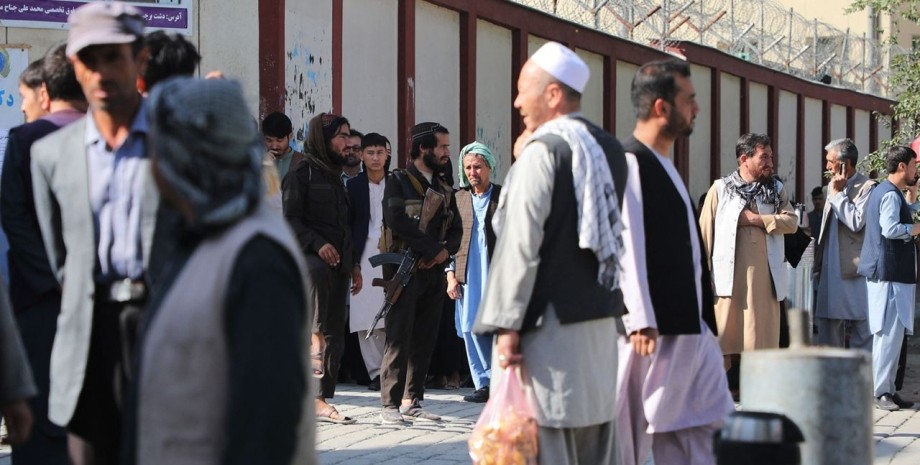 Смертник підірвав бомбу в навчальному центрі Кабула: понад 20 людей загинули