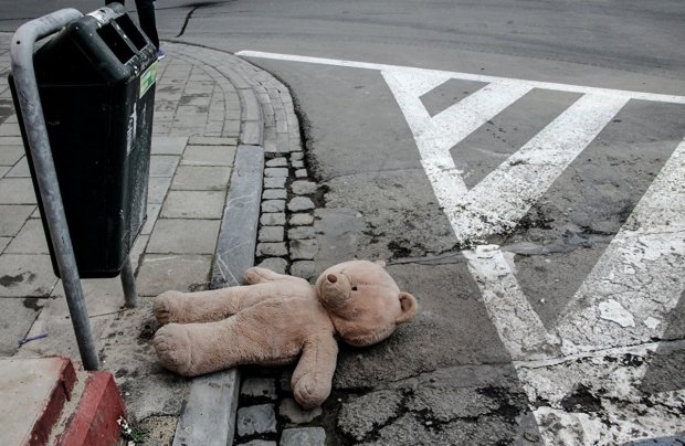У Львові водій ВАЗа збив жінку з маленькою дитиною