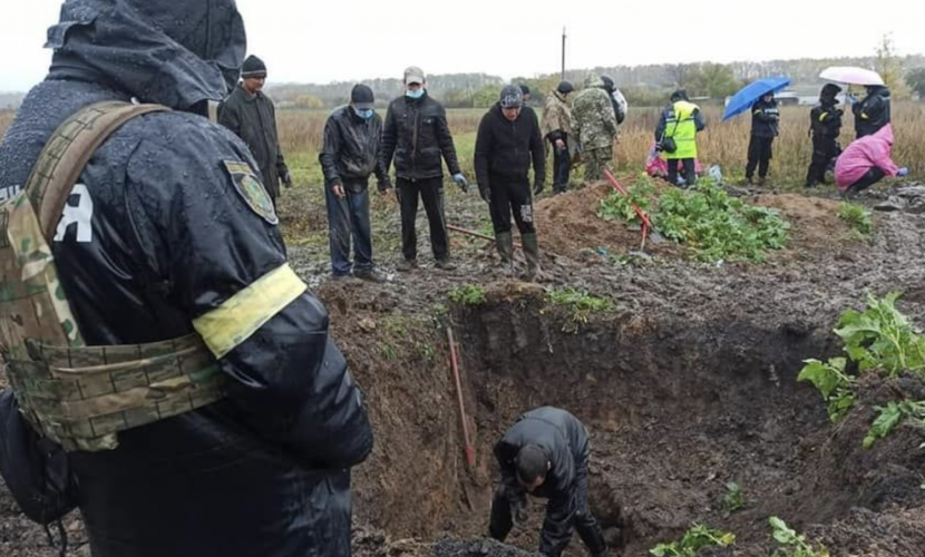 В деокупованому селі на Харківщині виявили нове масове поховання (ФОТО)