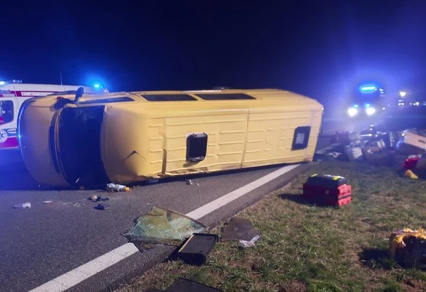 У Польщі перекинувся мікроавтобус з українцями: загинув підліток