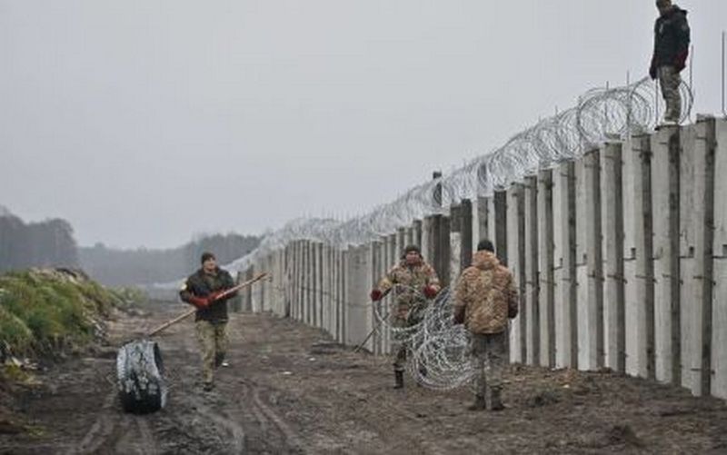 Україна почала будувати стіну на кордоні з Білоруссю (ФОТО)