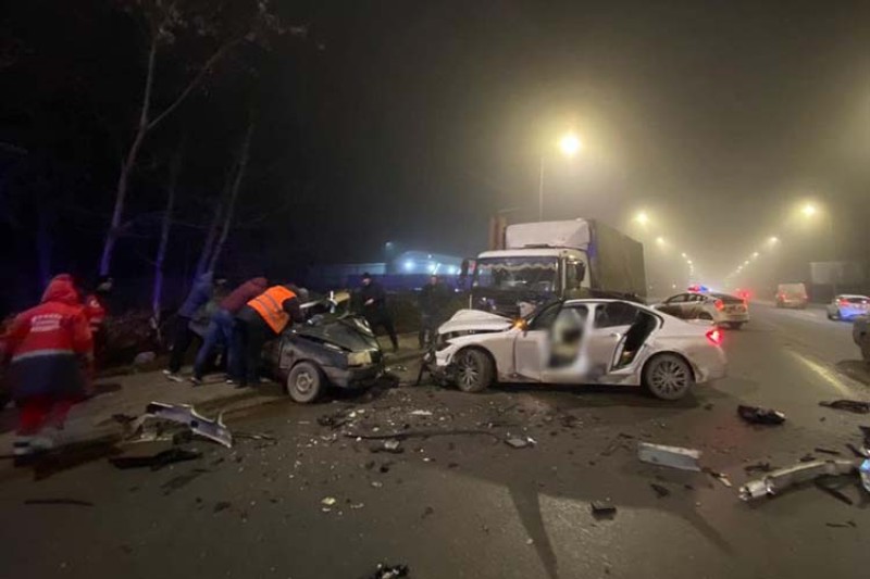 Смертельна аварія у Тернополі: зіткнулися “БМВ”, “ВАЗ” і “Мерседес”