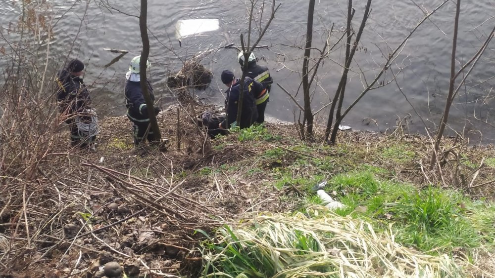 У Дубенському районі в річці знайшли мертвого чоловіка (ФОТО)