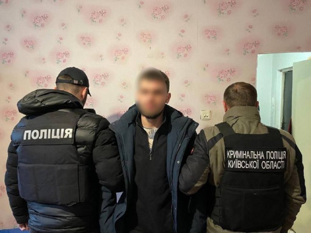 Амфетамін та екстазі: на Київщині затримали наркоділків, які продавали товар через інтернет