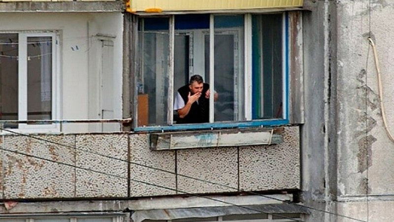 Покурив на балконі та спалив 10 квартир: у Києві судитимуть чоловіка, через якого сталася пожежа
