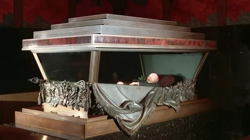 У Москві чоловік намагався викрасти Леніна з Мавзолею