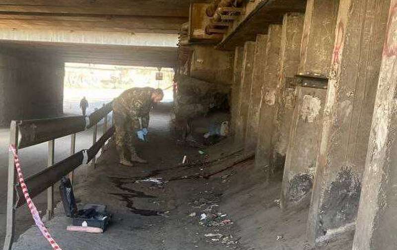 У Дніпрі під мостом вибухнула граната: є загиблий (ФОТО)