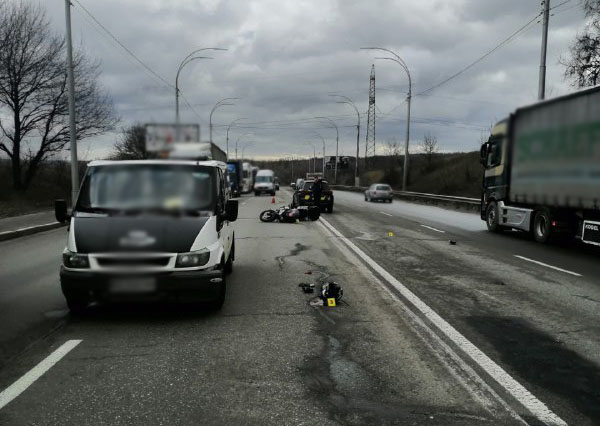 У Києві в ДТП загинув необачний мотоцикліст (ФОТО)