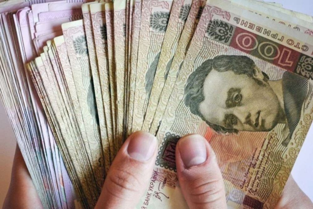 Допомога до 100 тисяч гривень: хто з українців зможе її отримати