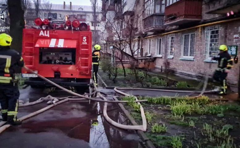 Коротке замкнення у розетці ледь не забрало життя двох киянок