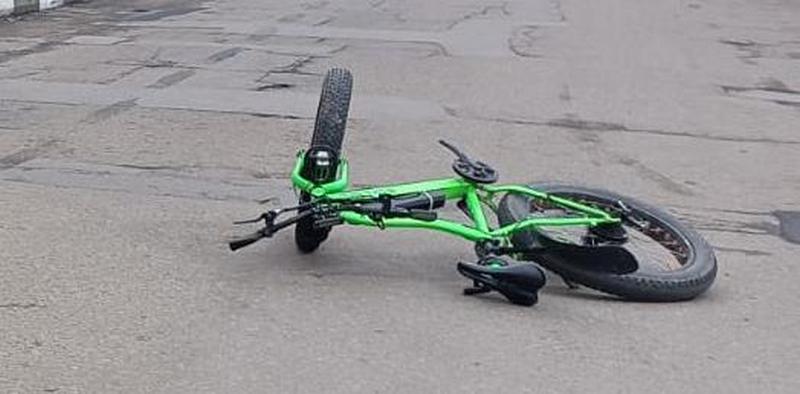 На Львівщині 48-річний чоловік на велосипеді потрапив під автомобіль