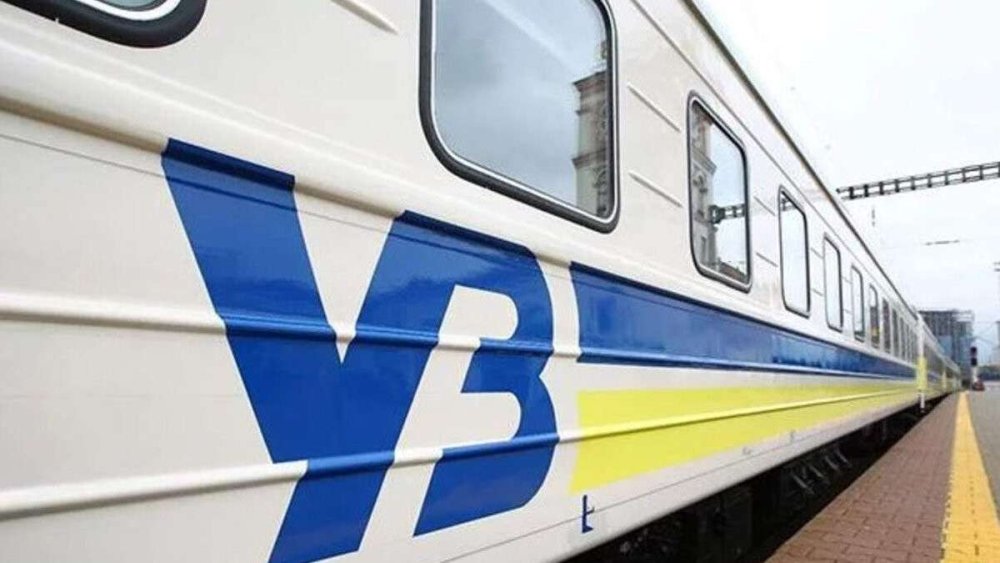 Провідник у поїзді домагався пасажирку: як відреагували в Укрзалізниці