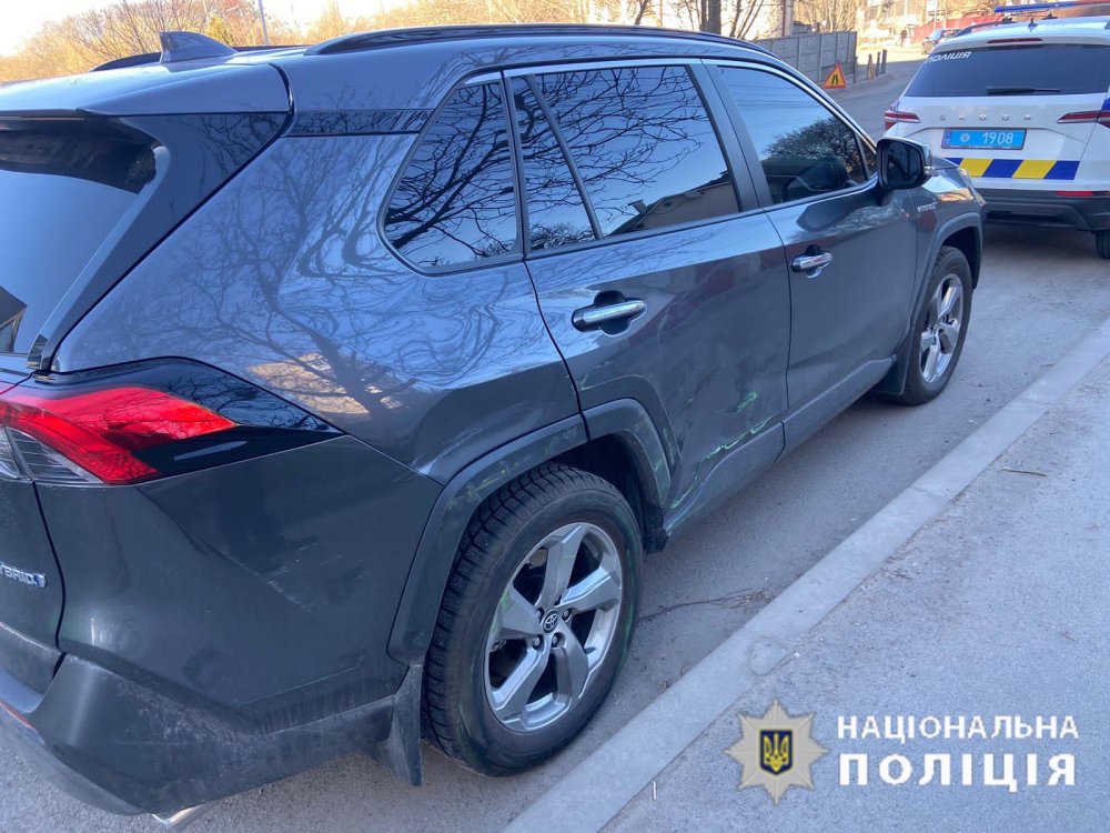 У Вінниці внаслідок зіткнення автівки та автобусу постраждала літня жінка