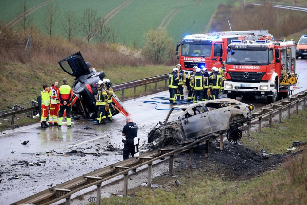 Масштабна аварія в Німеччині: семеро людей згоріли живцем при зіткненні трьох автомобілів (ФОТО)
