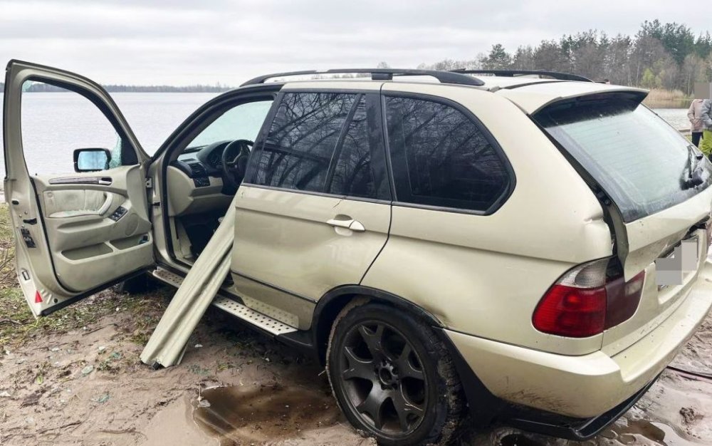 Трагедія на Великдень: у Рівненській області в озері разом із автівкою втопилися двоє хлопців