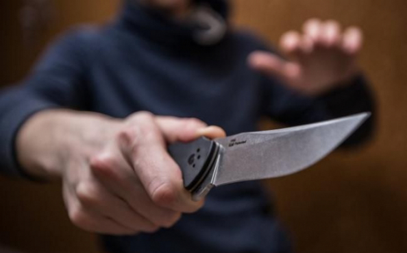 На Вінниччині чолові вдарив жінку ножем і залишив помирати (ВІДЕО)