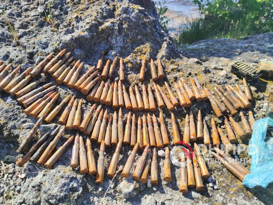 У Дніпрі рибалка знайшов величезну кількість патронів
