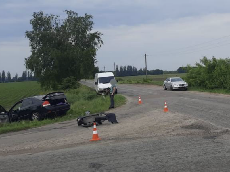 Автівки розлетілися в різні боки: семеро людей постраждали у ДТП на Київщині (ФОТО)
