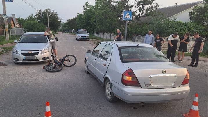 У Бердичеві автомобіль на перехресті збив 56-річного чоловіка на велосипеді