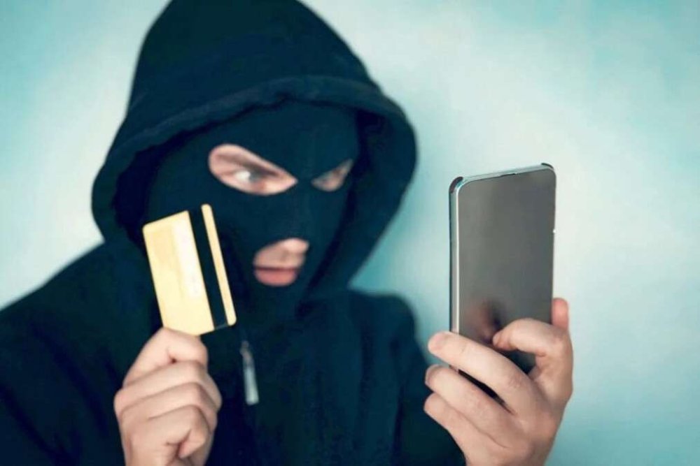 Мешканець Дніпра обікрав рахунки загиблих та зниклих військових на 3 мільйони гривень