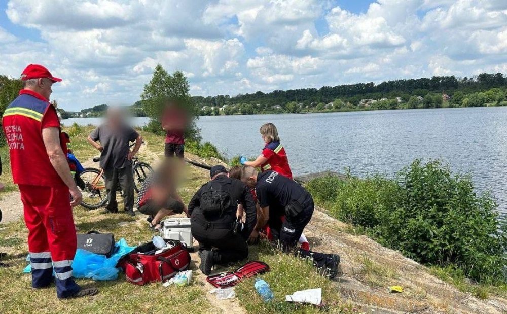 Намагався переплисти річку: на Київщині потонула дитина