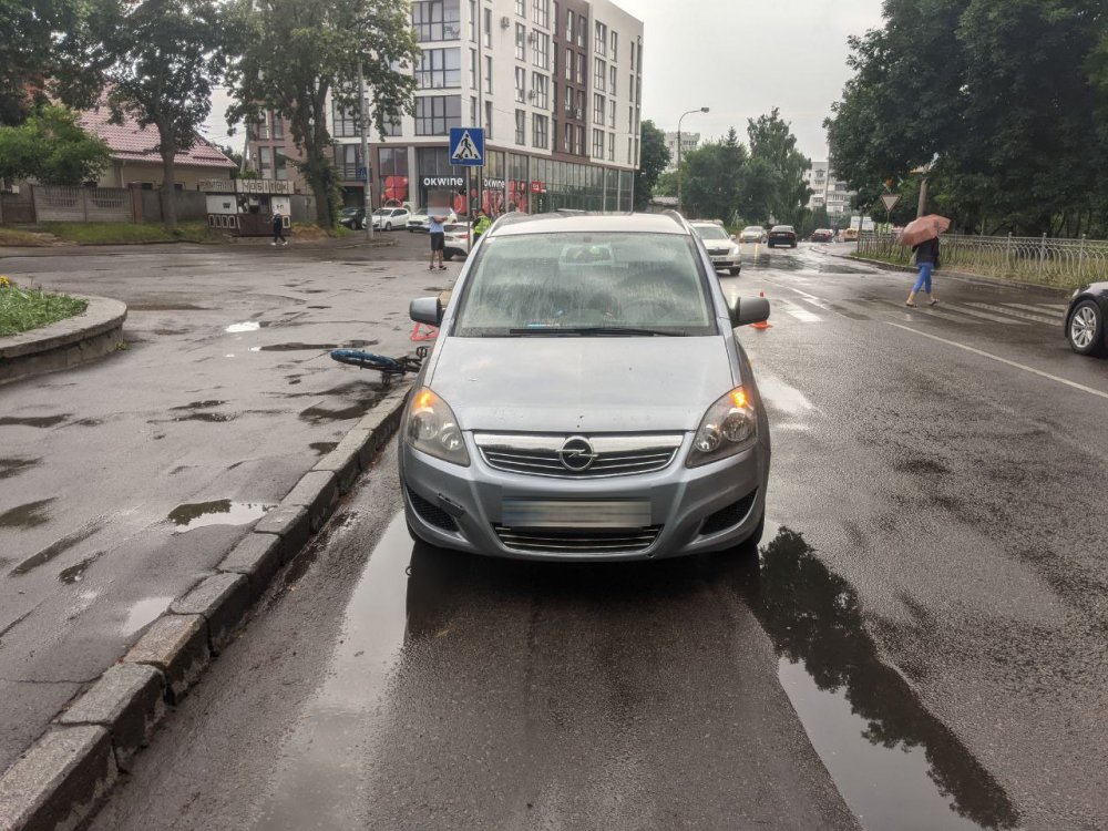 У Рівному постраждав у ДТП маленький велосипедист, який їхав по переходу (ФОТО)