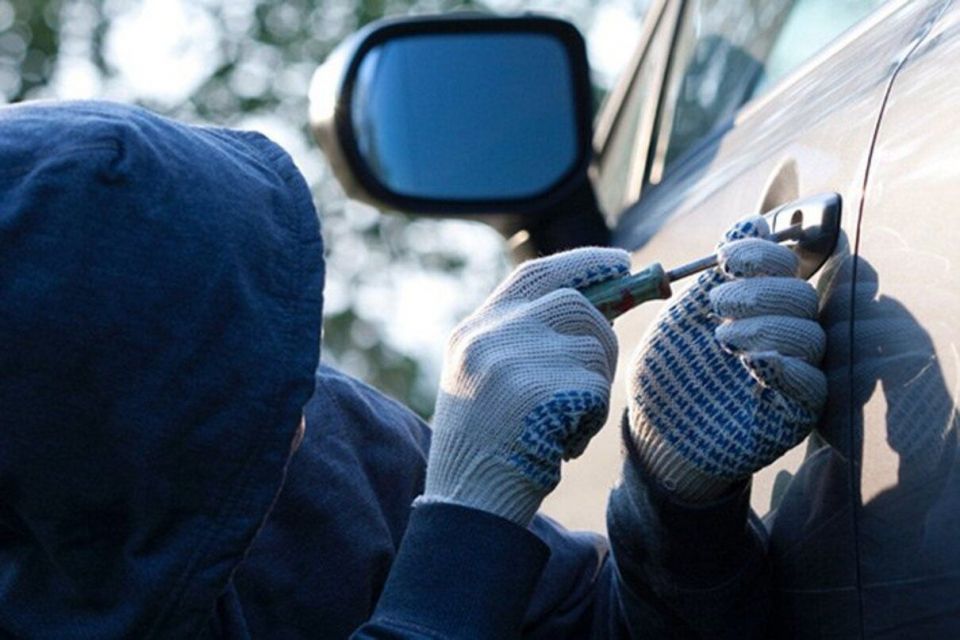 У Києві спіймали рецидивіста, який обкрадав автомобілі