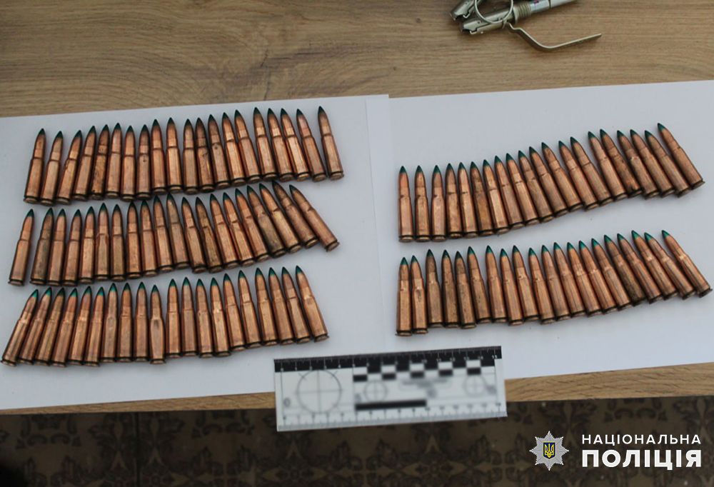 У Коростені поліція затримала рецидивіста за торгівлю боєприпасами (ФОТО)