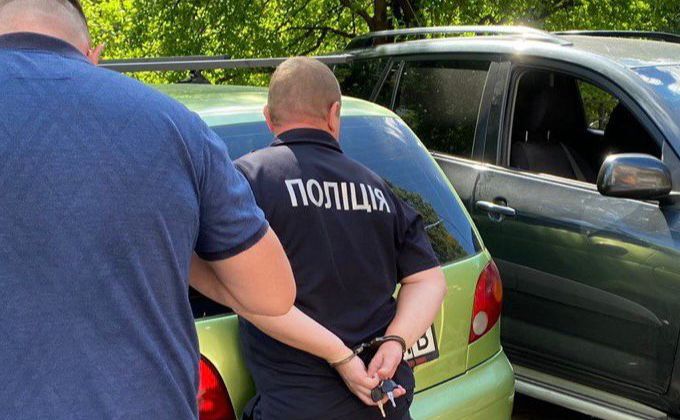 На Київщині поліцейському повідомили про підозру у зґвалтуванні 10-річної дівчинки