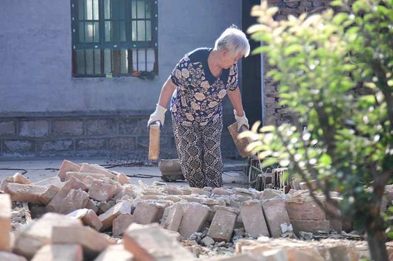 Китай сколихнув потужний землетрус: зруйновано понад 100 будівель (ФОТО)