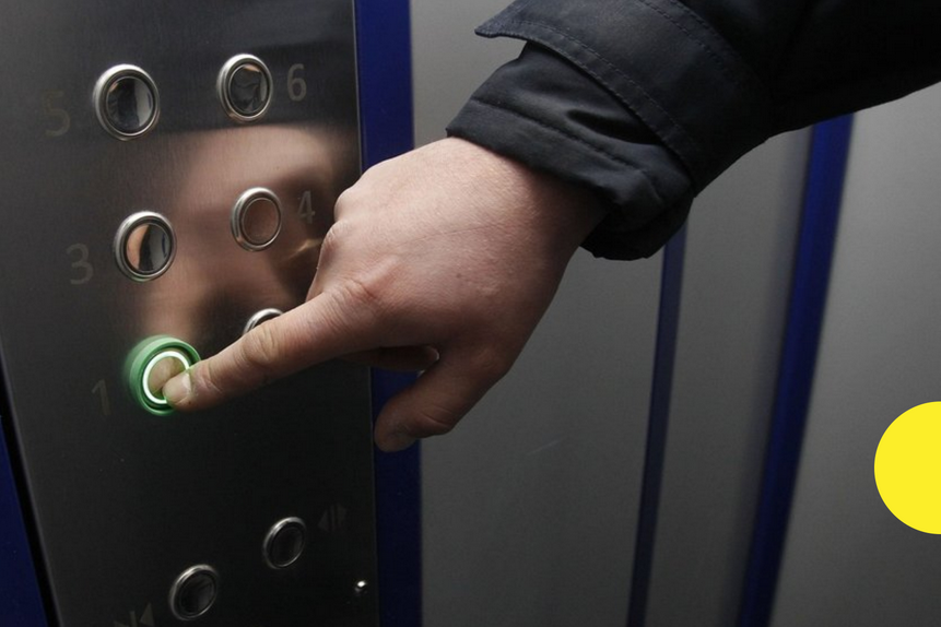 17 виведених з ладу ліфтів, навіть у власному під’їзді: у столиці затримали серійного крадія ліфтових котушок