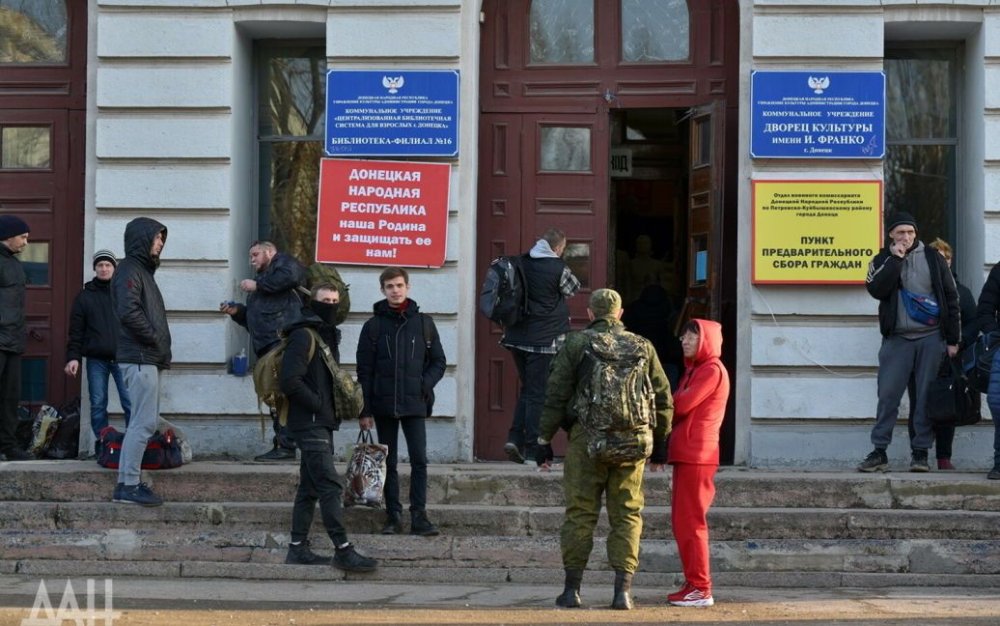 У "ДНР" десантнику без ніг до "Дня ВДВ" подарували велосипед