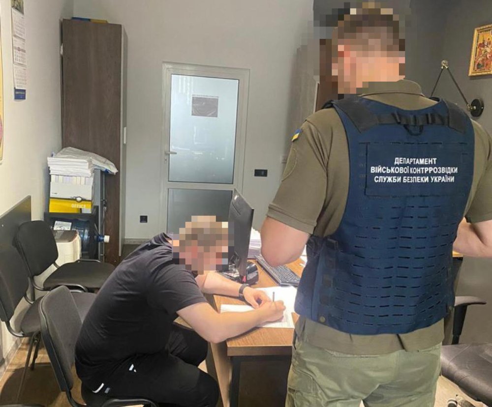 Командира військової частини та підлеглих офіцерів підозрюють у привласненні чималих коштів
