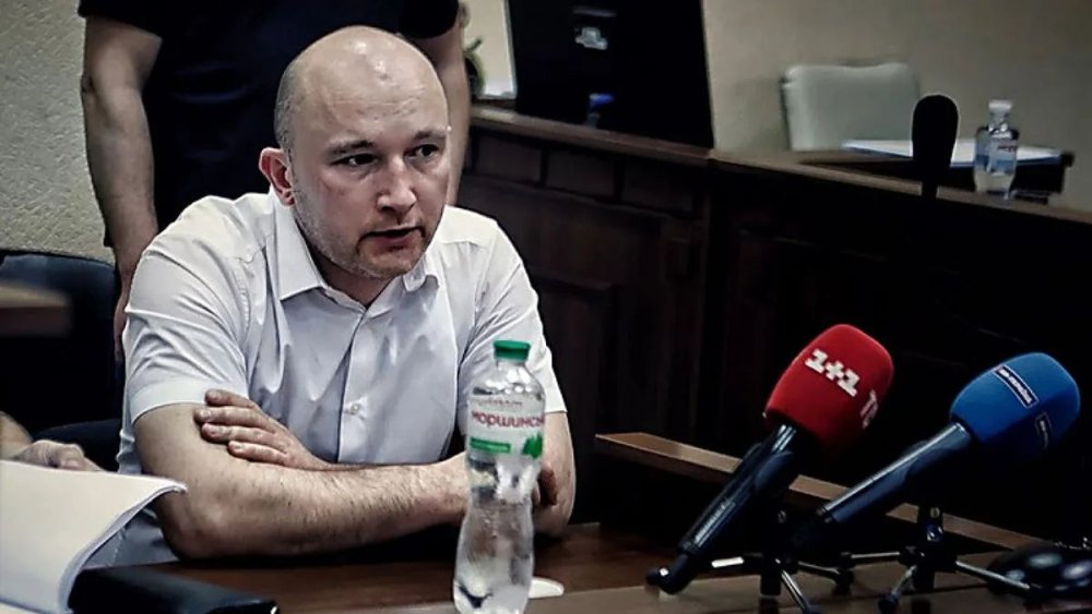 Намагався обійти експертизу: суддя Тандир замість сечі здав на аналіз воду