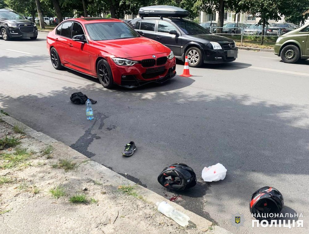 Внаслідок ДТП у Житомирі постраждали водій та пасажир мотоциклу (ФОТО)