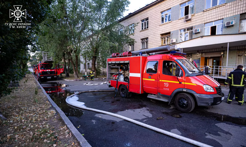 У Києві горіла лікарня (ФОТО)