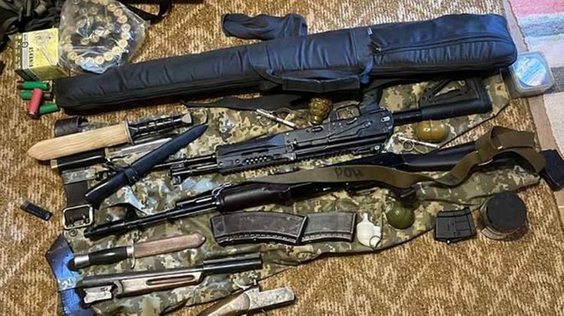 Поліція Тернопільщини викрила потужний канал надходження і збуту зброї та боєприпасів (ВІДЕО)