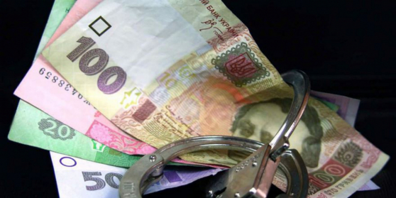 Знайомився через інтернет та видурював гроші у жінок: на Київщині затримано шахрая