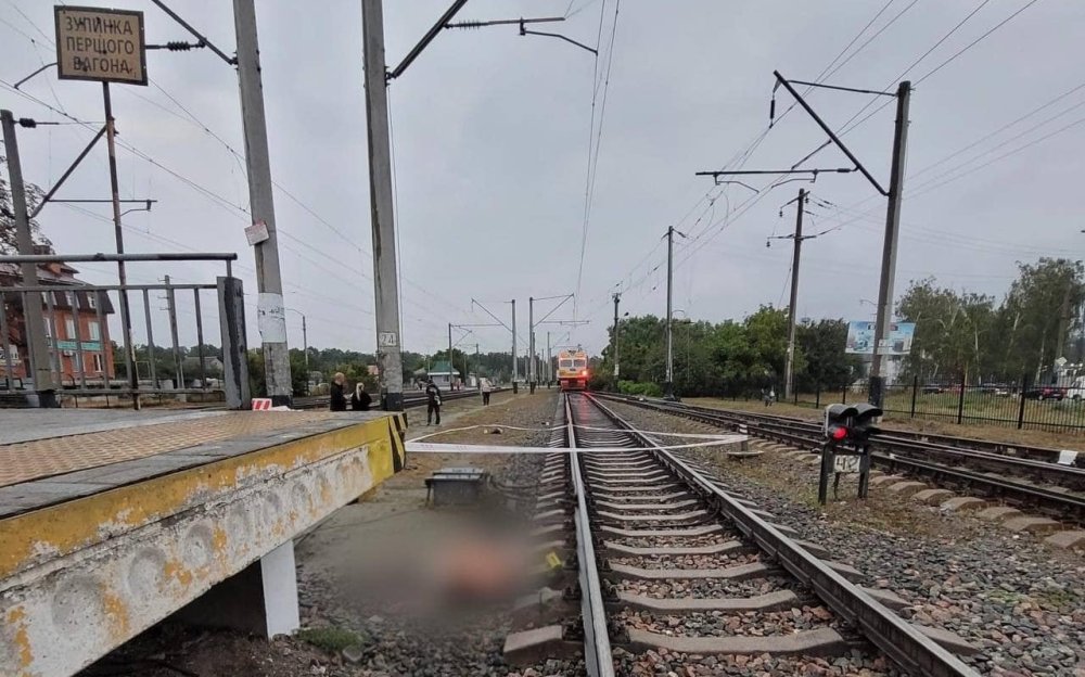 На Київщині неповнолітню дівчину збив потяг (ФОТО)