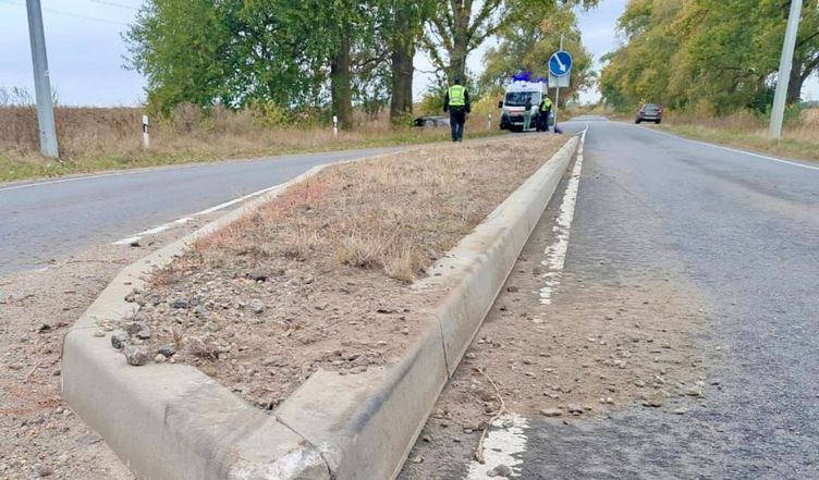 На Житомирщині внаслідок ДТП розбився легковик, водій загинув на місці (ФОТО)