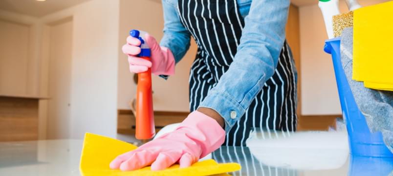 У Києві судитимуть хатню робітницю, яка вкрала у господарів 25 тисяч доларів