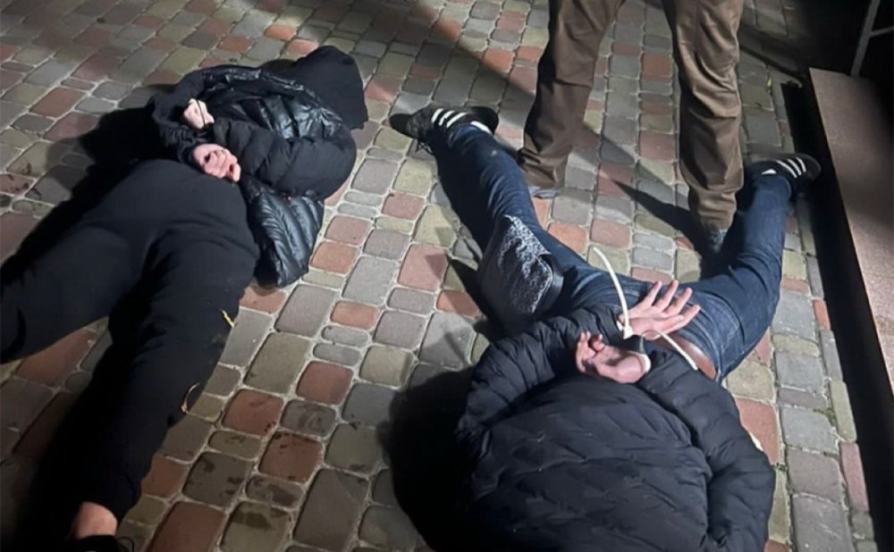 У Києві озброєна банда рейдерів захоплювала автостоянки (ФОТО)