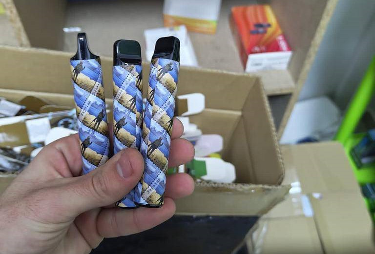 В Одесі ліквідовано канал продажу електронних сигарет через телеграм-магазин (ФОТО)