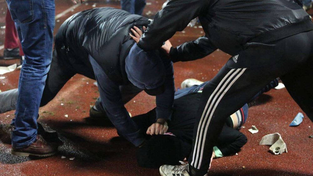 У Павлограді підлітки побили та пограбували чоловіка