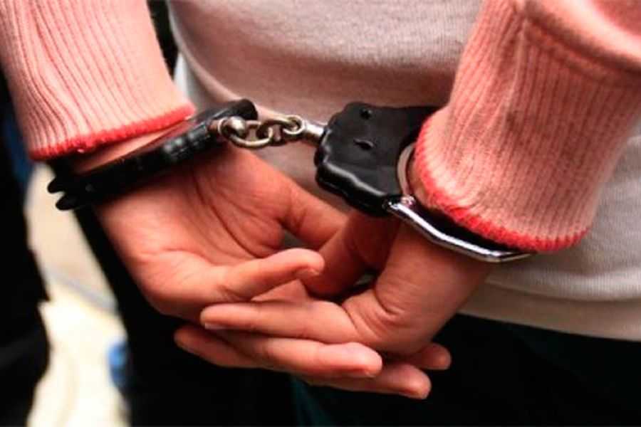 У столиці патрульні оперативно затримали трьох грабіжниць