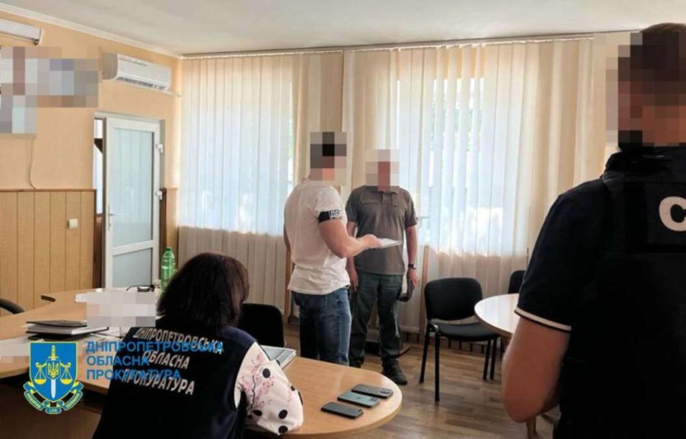 Дострокове звільнення в’язня за 100 тисяч: у Дніпрі екскерівник колонії погорів на хабарі