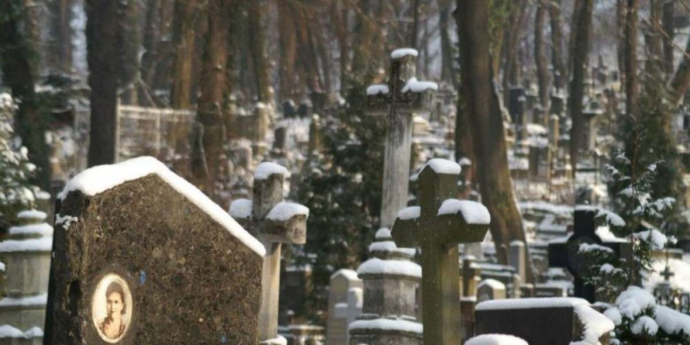 Вандали пошкодили велику кількість могил в Таромському (ФОТО)