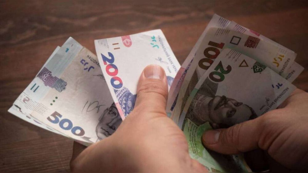 У Дніпрі шахрайка майже пів року отримувала незаконну допомогу від держави