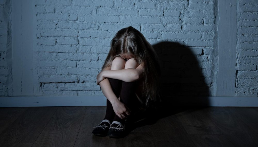 На Житомирщині чоловіку повідомлено про підозру у зґвалтуванні неповнолітньої дівчини