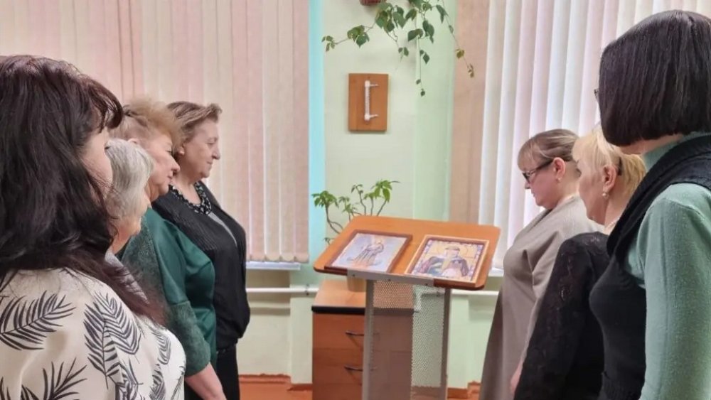 Молилися Степану Бандері: вчителі у Росії стали жертвами розіграшу